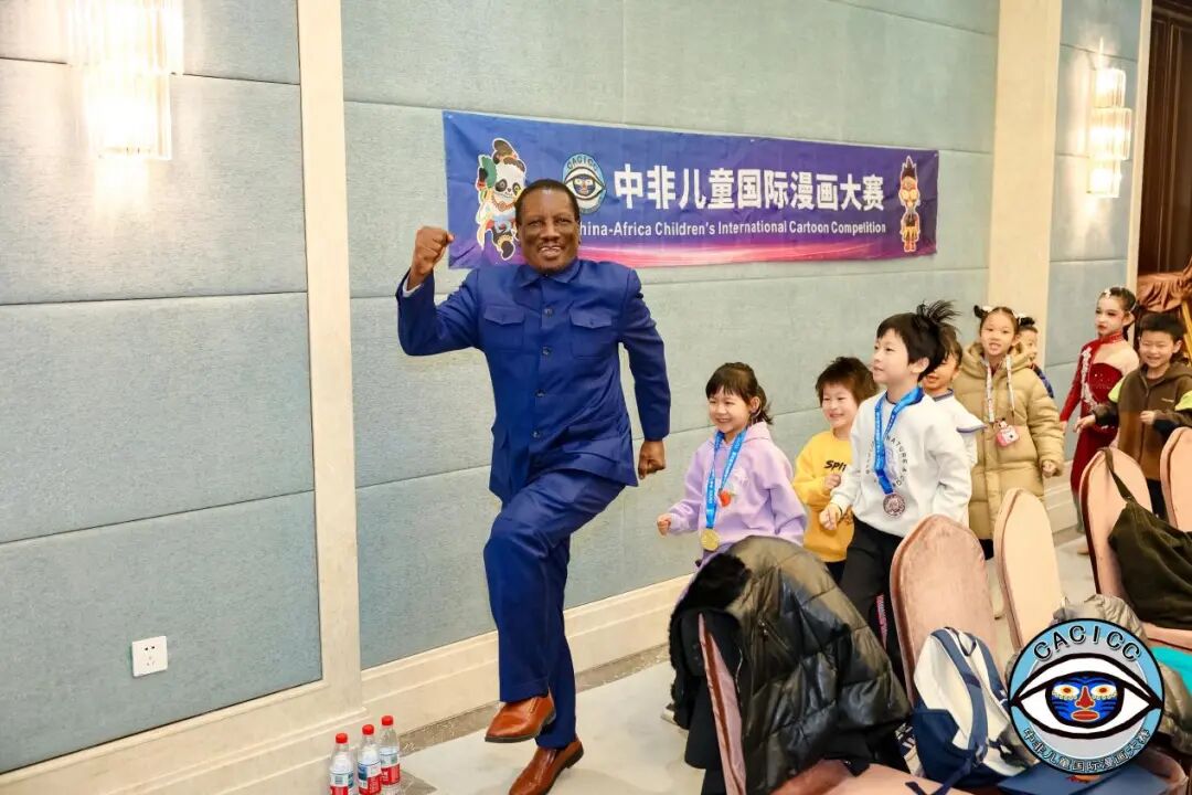 �������ģ����곤�� | ��ƽ���зǶ�ͯ���������������ױ���վ�佱�����ھ�Բ������