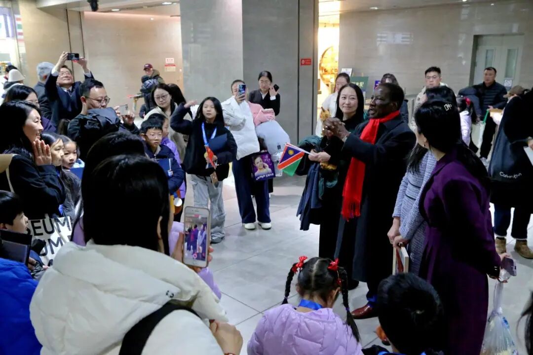 �������ģ����곤�� | ��ƽ���зǶ�ͯ���������������ױ���վ�佱�����ھ�Բ������