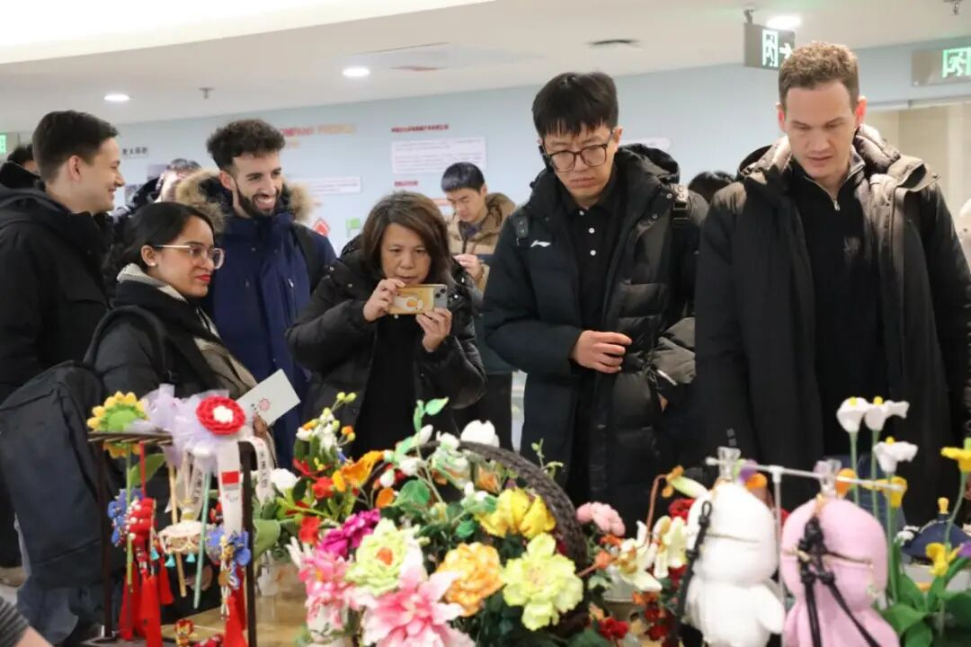 &ldquo;�㰮���ݡ���������&rdquo; ʾ��������տ��й��������лԲ����Ļ