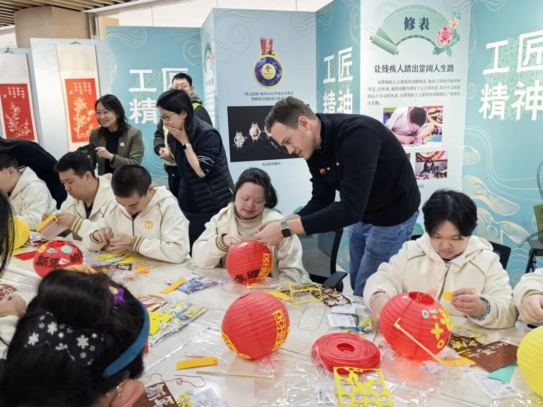 &ldquo;�㰮���ݡ���������&rdquo; ʾ��������տ��й��������лԲ����Ļ