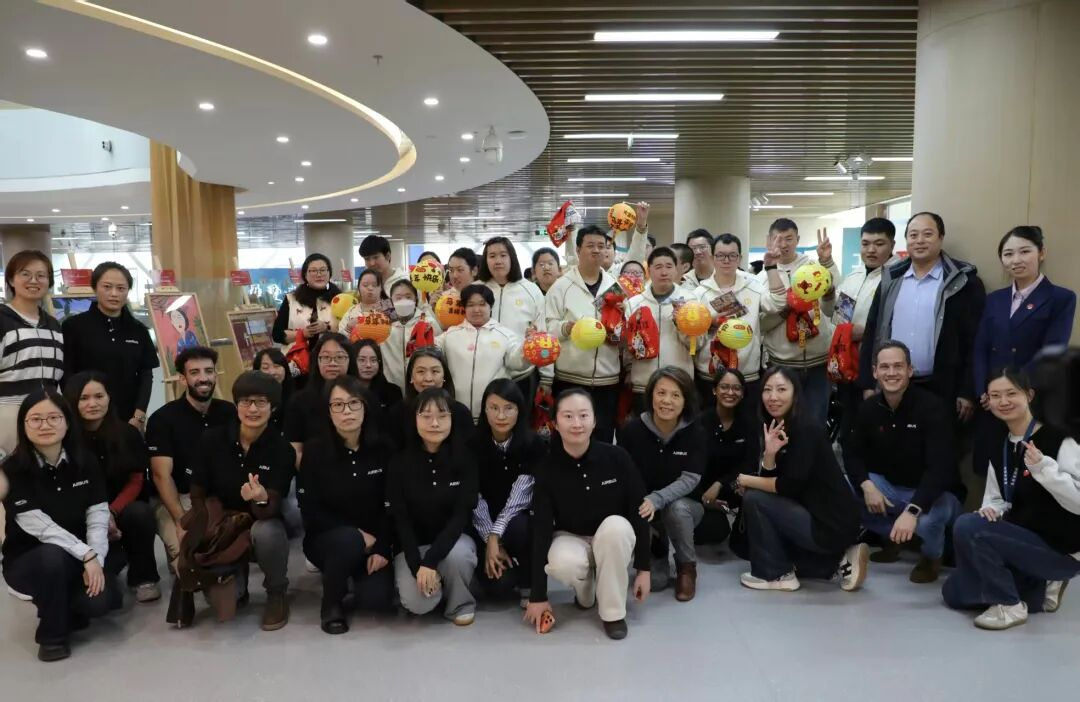 &ldquo;�㰮���ݡ���������&rdquo; ʾ��������տ��й��������лԲ����Ļ